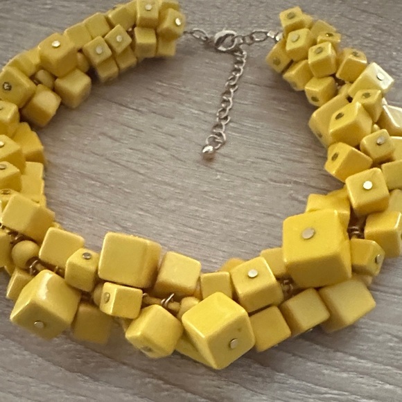 Adjustable Yellow Square Beaded Necklace - Picture 5 of 7